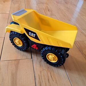 CAT Construction Tough Machines Toy Dump Truck 10" w/ Realistic Sounds & Lights